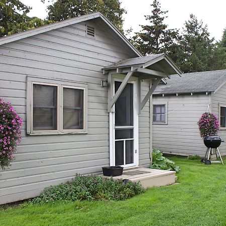 Pine Haven Beach Resort Tawas City Exterior photo