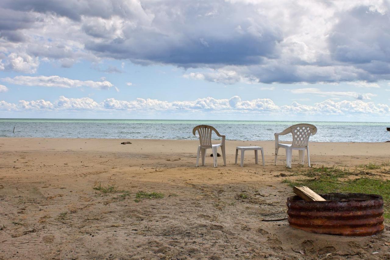 Pine Haven Beach Resort Tawas City Exterior photo