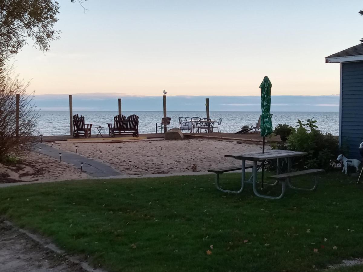 Pine Haven Beach Resort Tawas City Exterior photo