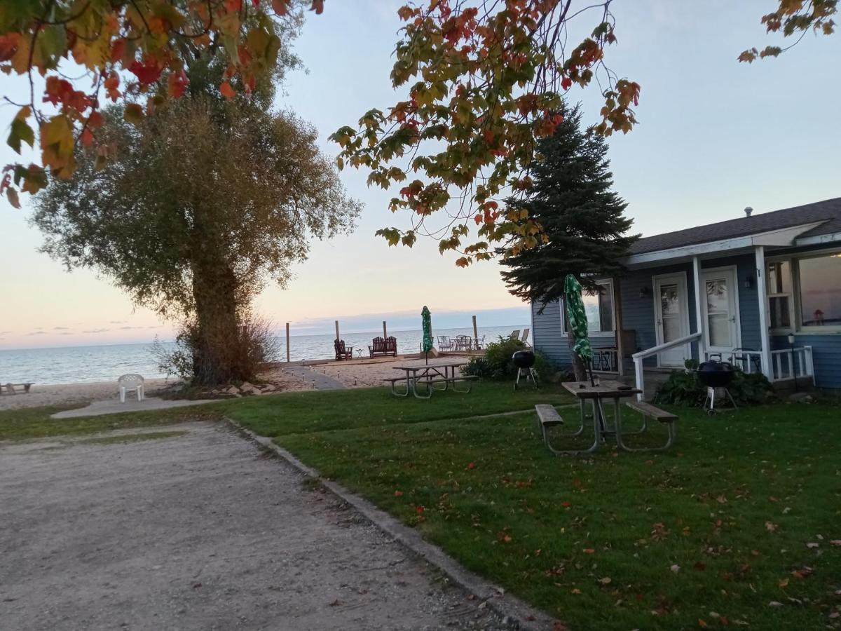 Pine Haven Beach Resort Tawas City Exterior photo