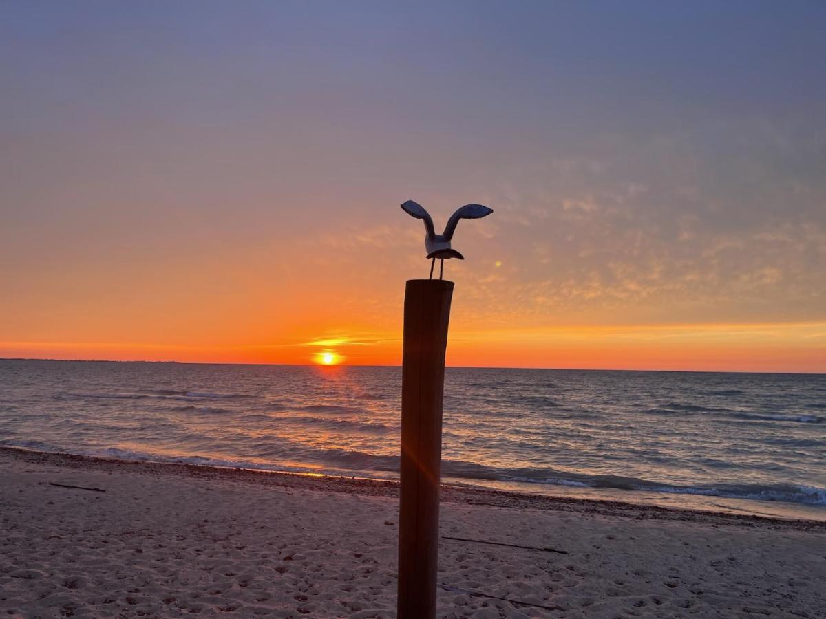 Pine Haven Beach Resort Tawas City Exterior photo