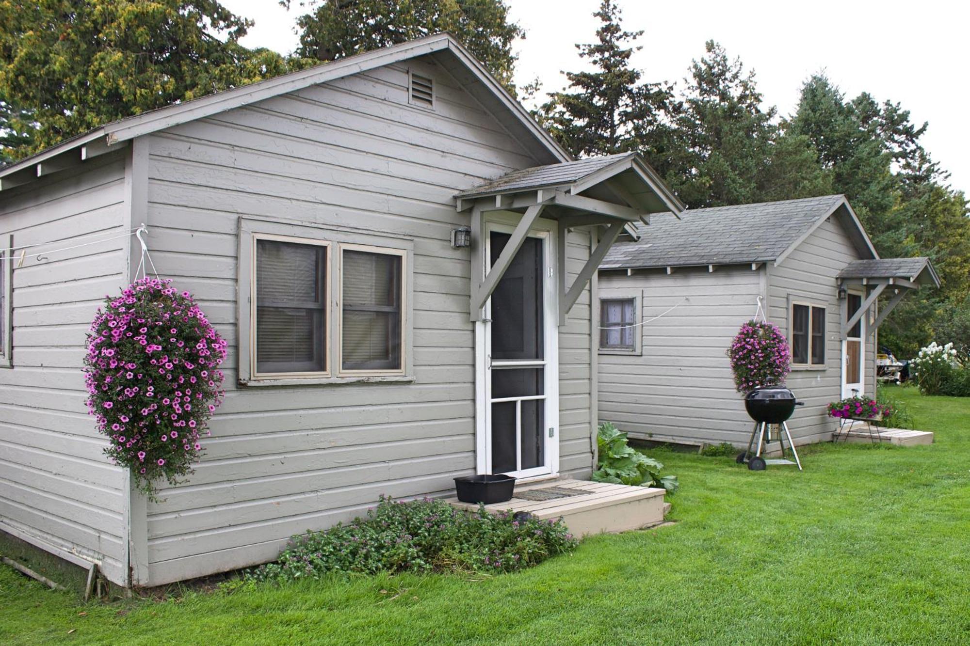 Pine Haven Beach Resort Tawas City Exterior photo